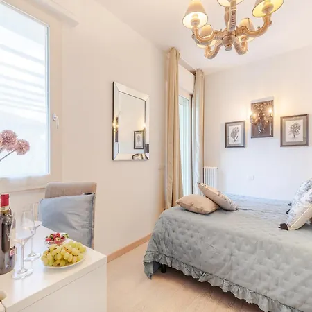 Serenity Vista Penthouse With Terrace Apartman